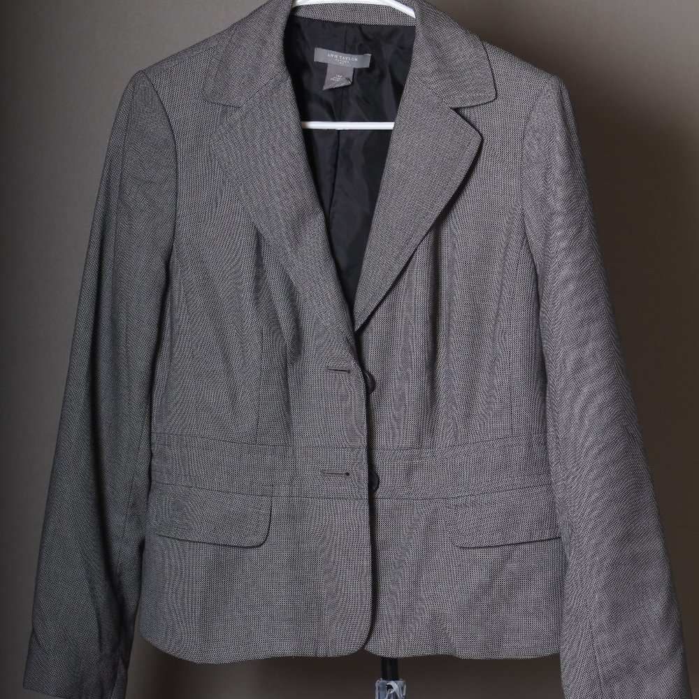 ANN TAYLOR GREY BLAZER PETITE